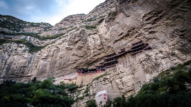 中国最有“仙气”的寺庙,历经千年,寺内从来不生火,游客众多