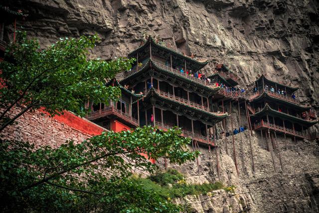 中国最有“仙气”的寺庙,历经千年,寺内从来不生火,游客众多
