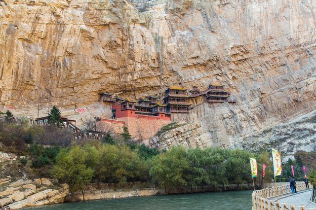 中国最有“仙气”的寺庙,历经千年,寺内从来不生火,游客众多
