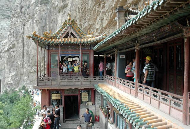 中国最有“仙气”的寺庙,历经千年,寺内从来不生火,游客众多