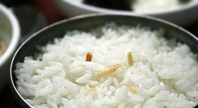 同样都是吃米饭，中日韩三国竟然差别这么大？日本吃法最讲究