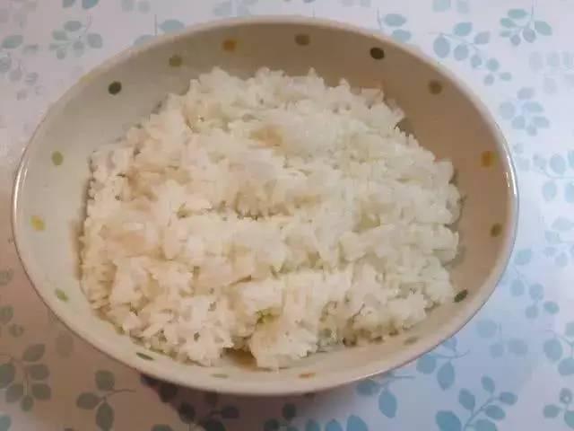 同样都是吃米饭，中日韩三国竟然差别这么大？日本吃法最讲究