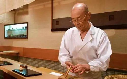 日本寿司之神很夸张？章鱼得按摩50分钟，最低消费3万元