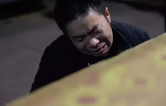 小伙常腹痛，查出肝癌，提醒：出现“两痛，三臭”，快查查肝