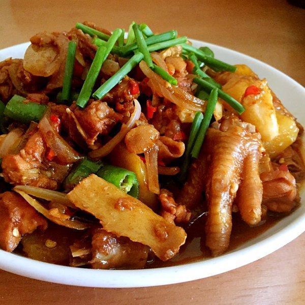 美食推荐：鱼香菜花，新疆大盘鸡，牛肉炒蒜苔，宫保脆皮虾