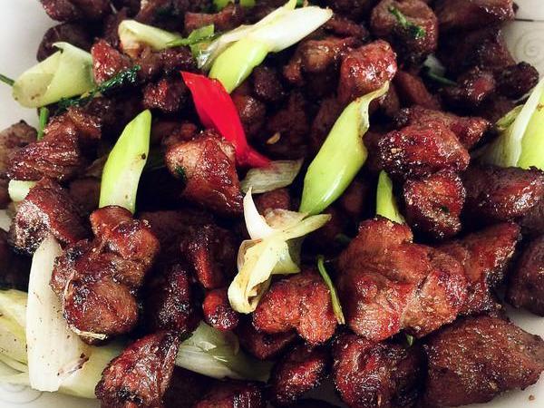 辣孜然羊肉,泡椒莴笋肉片,蛋塌豆腐这几道家常菜的做法