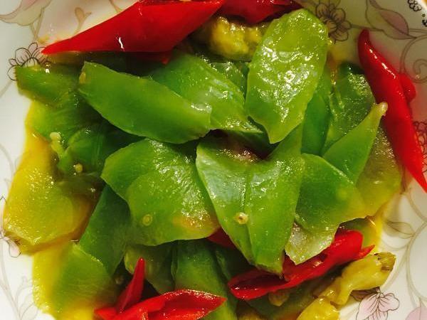 辣孜然羊肉,泡椒莴笋肉片,蛋塌豆腐这几道家常菜的做法