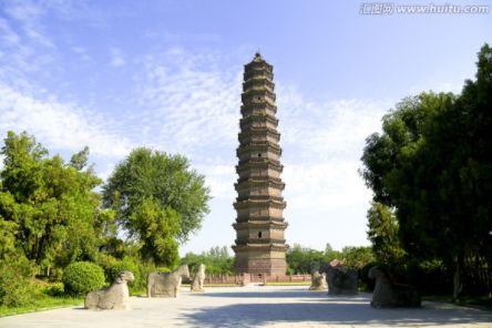 河南一座名气很大的古建筑,素有“天下第一塔“之称,八角十三层