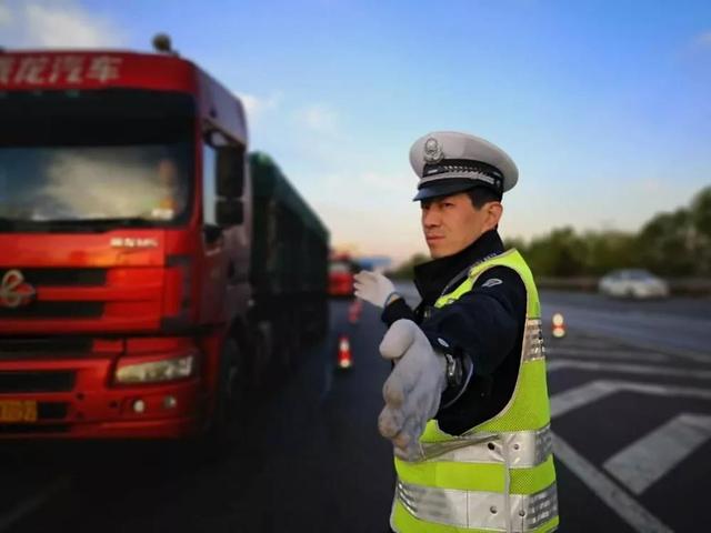 山西公安交警通报4起典型交通违法,望交通参与者们警钟长鸣!