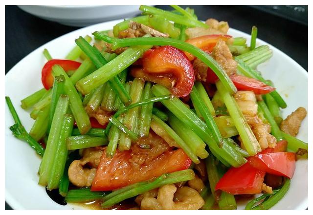 芹菜和西芹别再傻傻分不清楚,不仅做法不一样,而且味道也不同