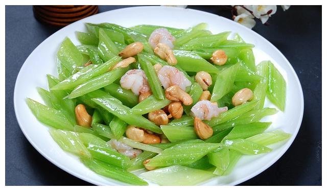 芹菜和西芹别再傻傻分不清楚,不仅做法不一样,而且味道也不同