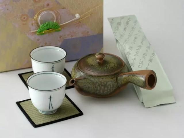 日本人把茶分成八个种类,其实在中国都是一种茶