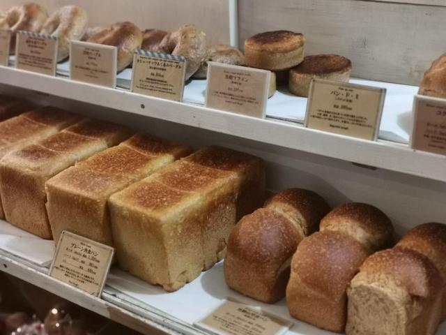 探店丨在藏在日本深山民宅的石窑面包店,感受匠人精神