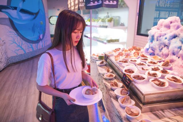美景美食不可辜负,三亚可以边吃海鲜边欣赏大东海的落日餐厅