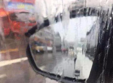 雨天行车不得不知道的常识!关键时刻能救命~