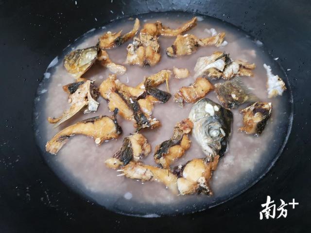 鱼香满口，入口松而不腻，梅州这道美食总能让你想起家