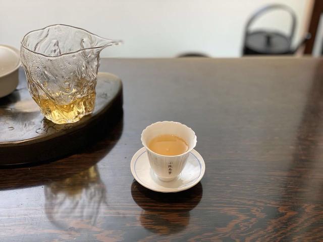 居家生活,想布置一个泡茶的小空间并不难,凑其这四种茶具就行了