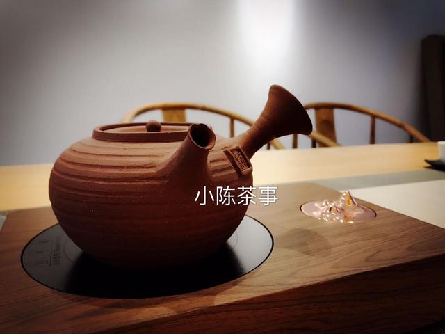 居家生活,想布置一个泡茶的小空间并不难,凑其这四种茶具就行了