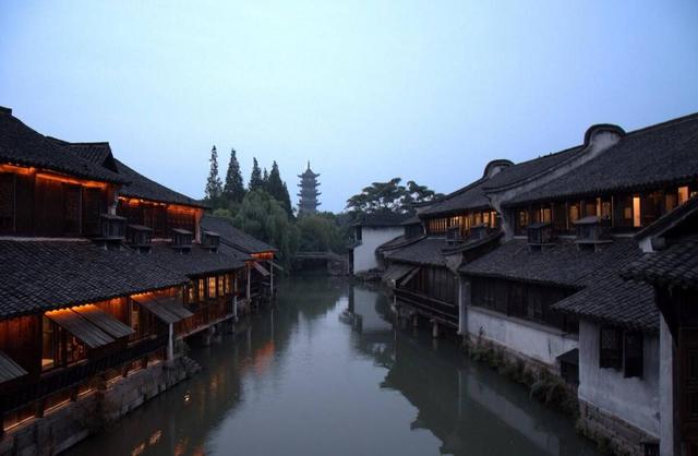江南这10座千年历史文化的古城小镇,繁花已然苏醒,历史仍在沉睡