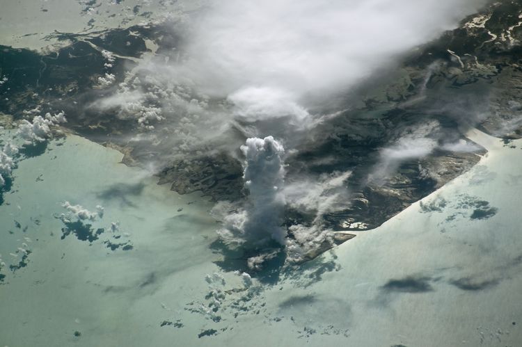 奇怪天气？卫星监视巨大的“绒毛球”云正在澳大利亚海岸边扩散