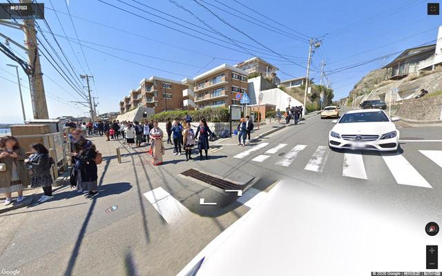 日本镰仓高中旁边的沿海铁路，灌篮高手取景地，旁边的海景房实拍