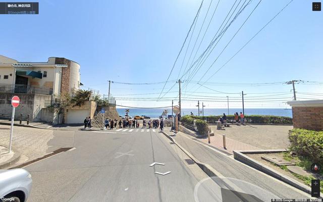 日本镰仓高中旁边的沿海铁路,灌篮高手取景地,旁边的海景房实拍