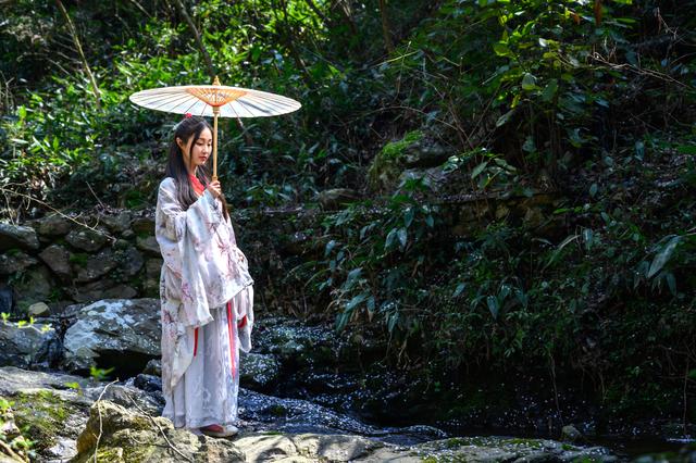 野樱花开满山的三月，我们一起去桐庐，看一场浪漫的樱花雨