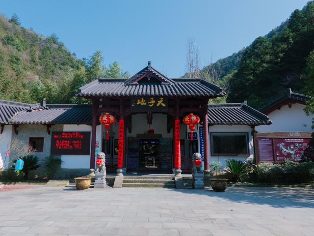 野樱花开满山的三月,我们一起去桐庐,看一场浪漫的樱花雨