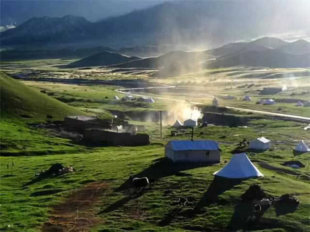 这才是青海旅游最值得去的16个地方,全都美哭了