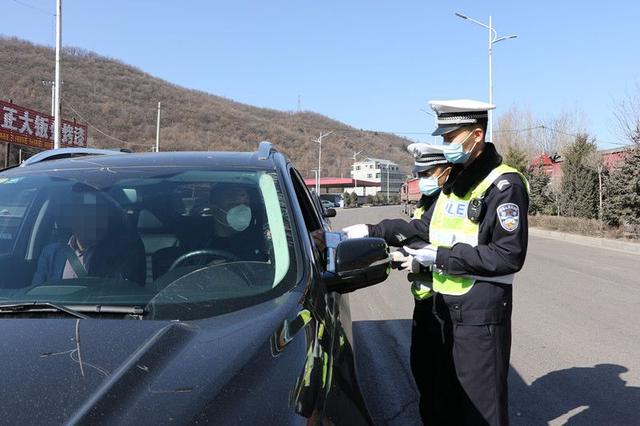 山西各地交警多措施做好交通事故预防工作