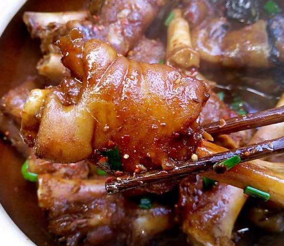 只有烤肉和大盘鸡?这些新疆美食你可能没吃过!
