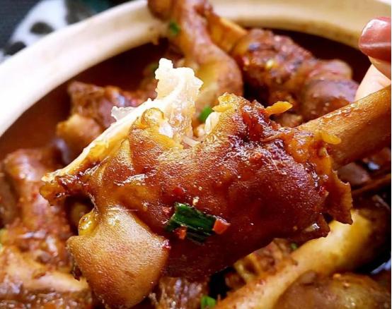只有烤肉和大盘鸡?这些新疆美食你可能没吃过!