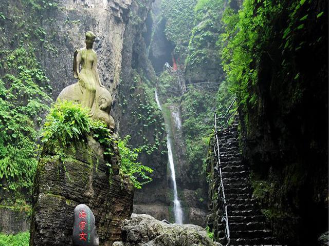 “天下第一峡”百里峡,天然的大氧吧。游客:令人神清气爽
