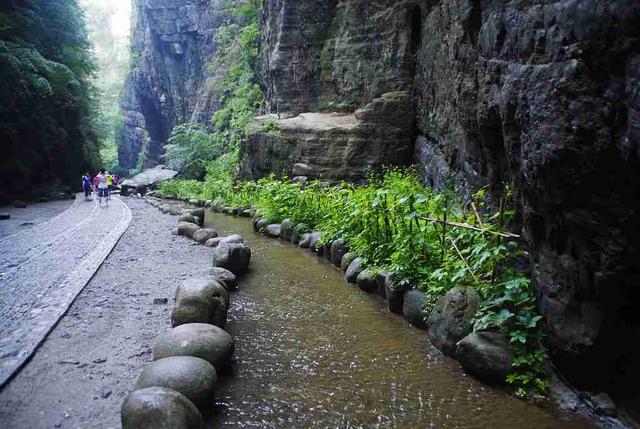 “天下第一峡”百里峡,天然的大氧吧。游客:令人神清气爽