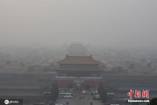 全国多地遭大雾笼罩 污染预计持续到明天