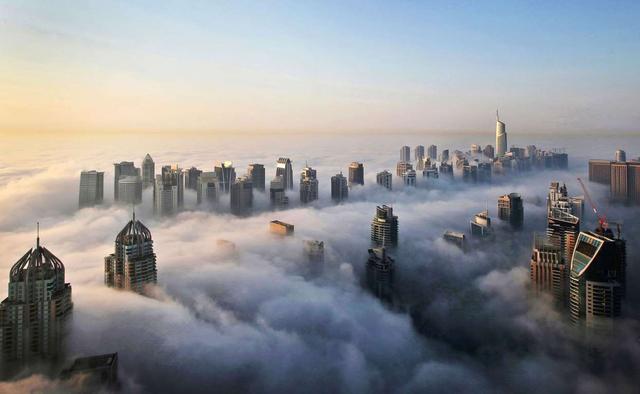 盘点世界各地城市的大雾景象,增加了魔幻色彩