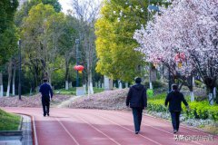 春季天气变化多端，时冷