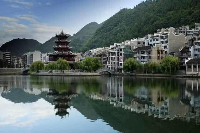 已有2000年历史的古镇,景色不输凤凰古城,始终免费对外开放