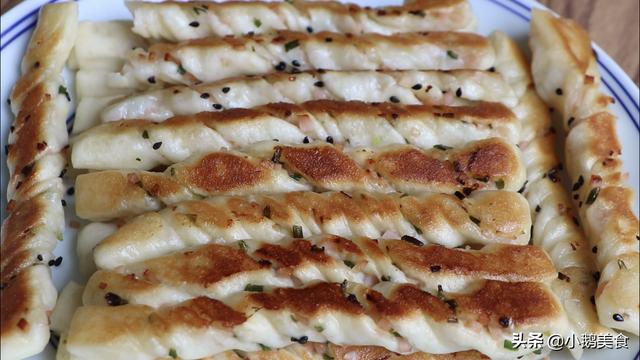 面食这样做,孩子三天两头点名吃,酥脆柔软太香了,一根根吃不停