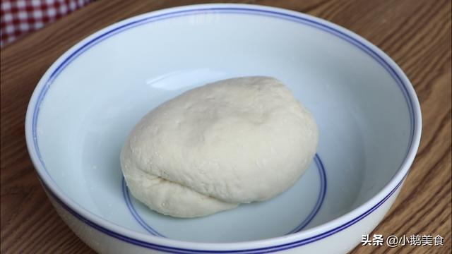 面食这样做,孩子三天两头点名吃,酥脆柔软太香了,一根根吃不停
