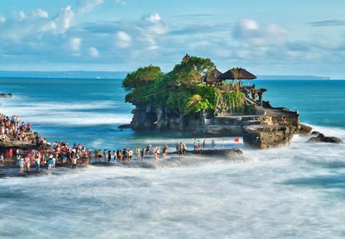 东南亚的一个著名景点，不少人心目中的度假胜地，巴厘岛不能错过