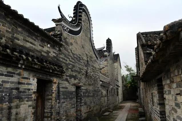 广东最美古村，穿越历史而来的古村，有你没见过的锅耳墙