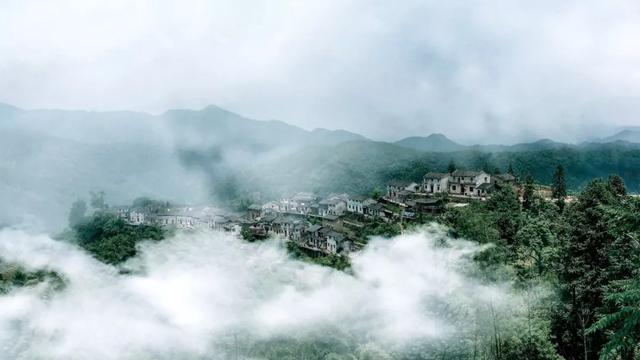 国内最原始古朴的7大古镇,穿越千年的古村落、茶马古道......