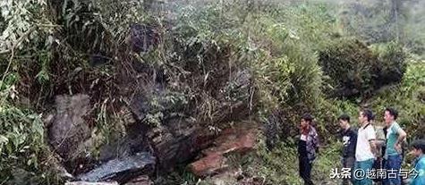 越南父女雷雨天躲山洞取暖,洞中温度上升致岩石崩塌,两人被压死