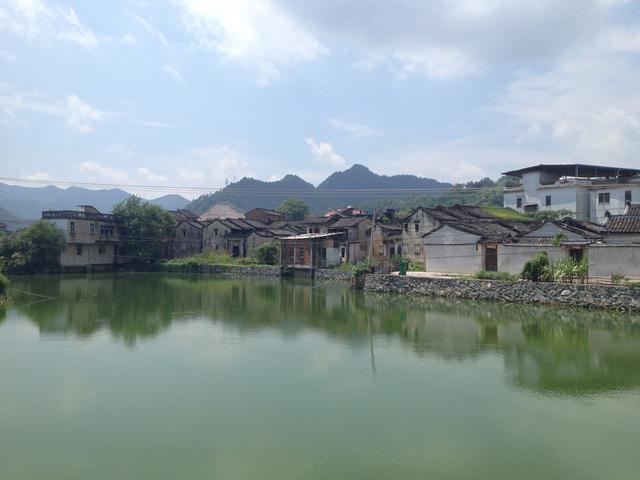 广东鲜为人知的小县城,景色却宛若仙境一般,到处遍布特色美食