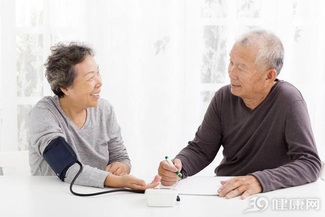 坚持3个习惯,保养身体防衰老,同龄人都羡慕!