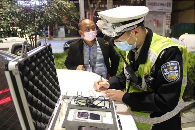 注意!信阳公安交警部门严查各类交通违法行为!