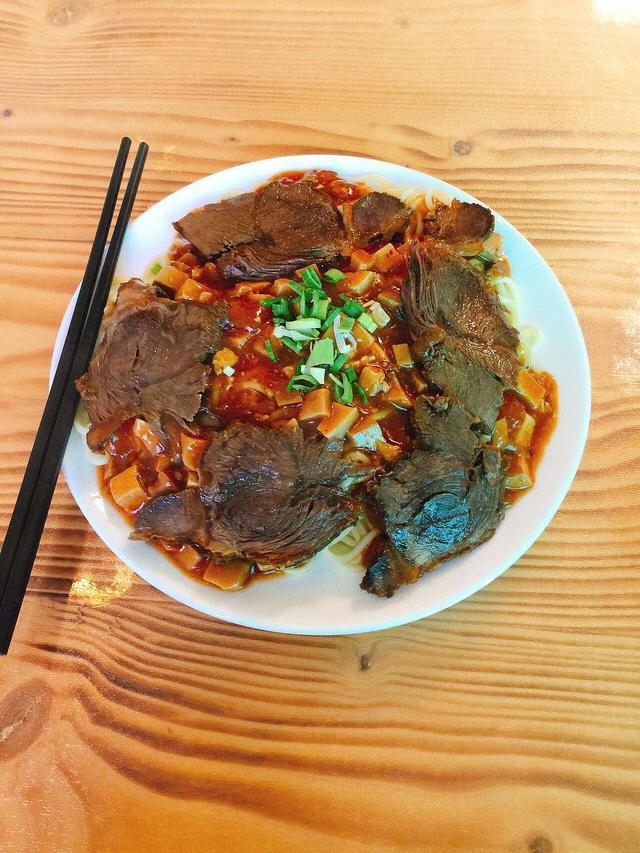 绝美西北敦煌,除了大漠风光,这五道美食也很值得,没吃就白去了
