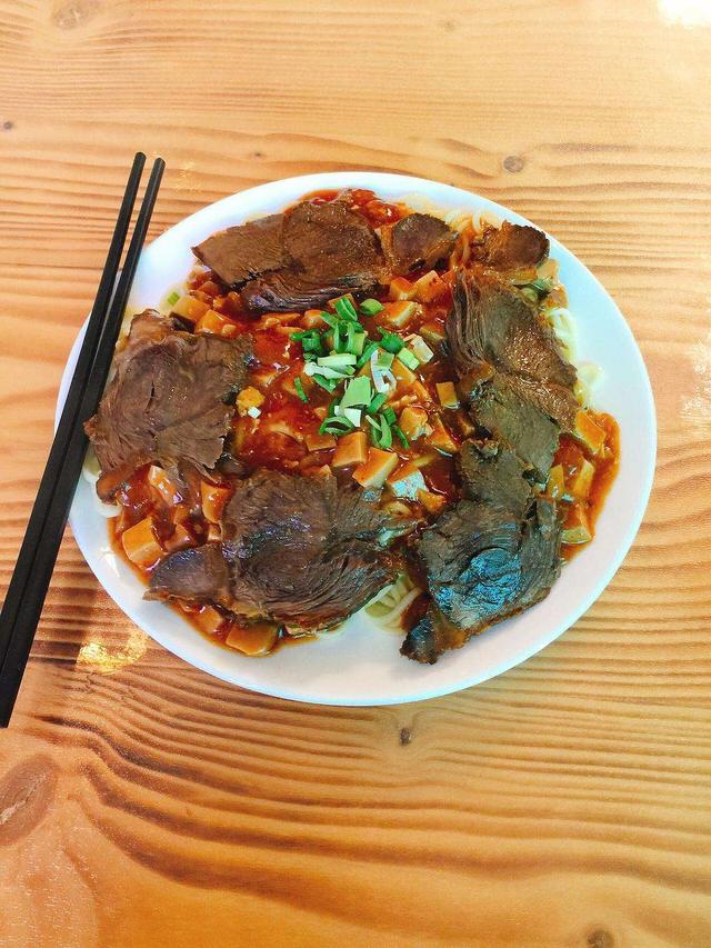 绝美西北敦煌，除了大漠风光，这五道美食也很值得，没吃就白去了