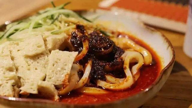绝美西北敦煌,除了大漠风光,这五道美食也很值得,没吃就白去了